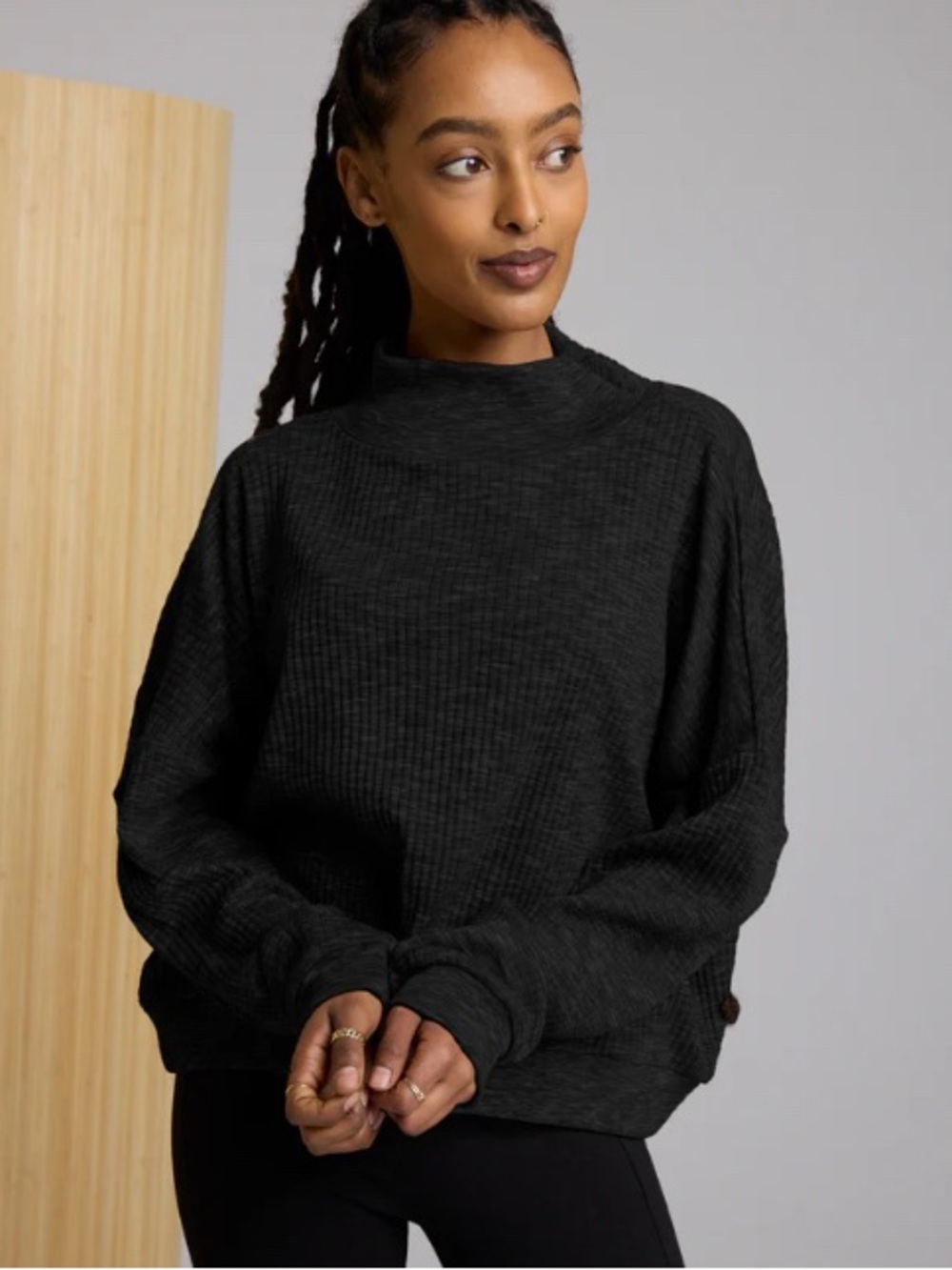 Cozy Ribbed Mock Neck Sweater in Black - Ora